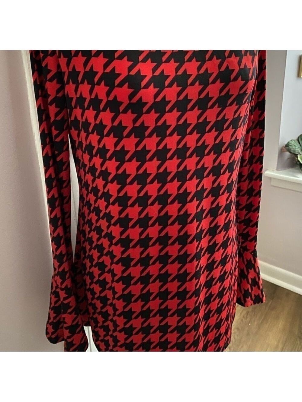 Chaus Red Black Houndstooth Bell Sleeve Top Size Small - Picture 5 of 9
